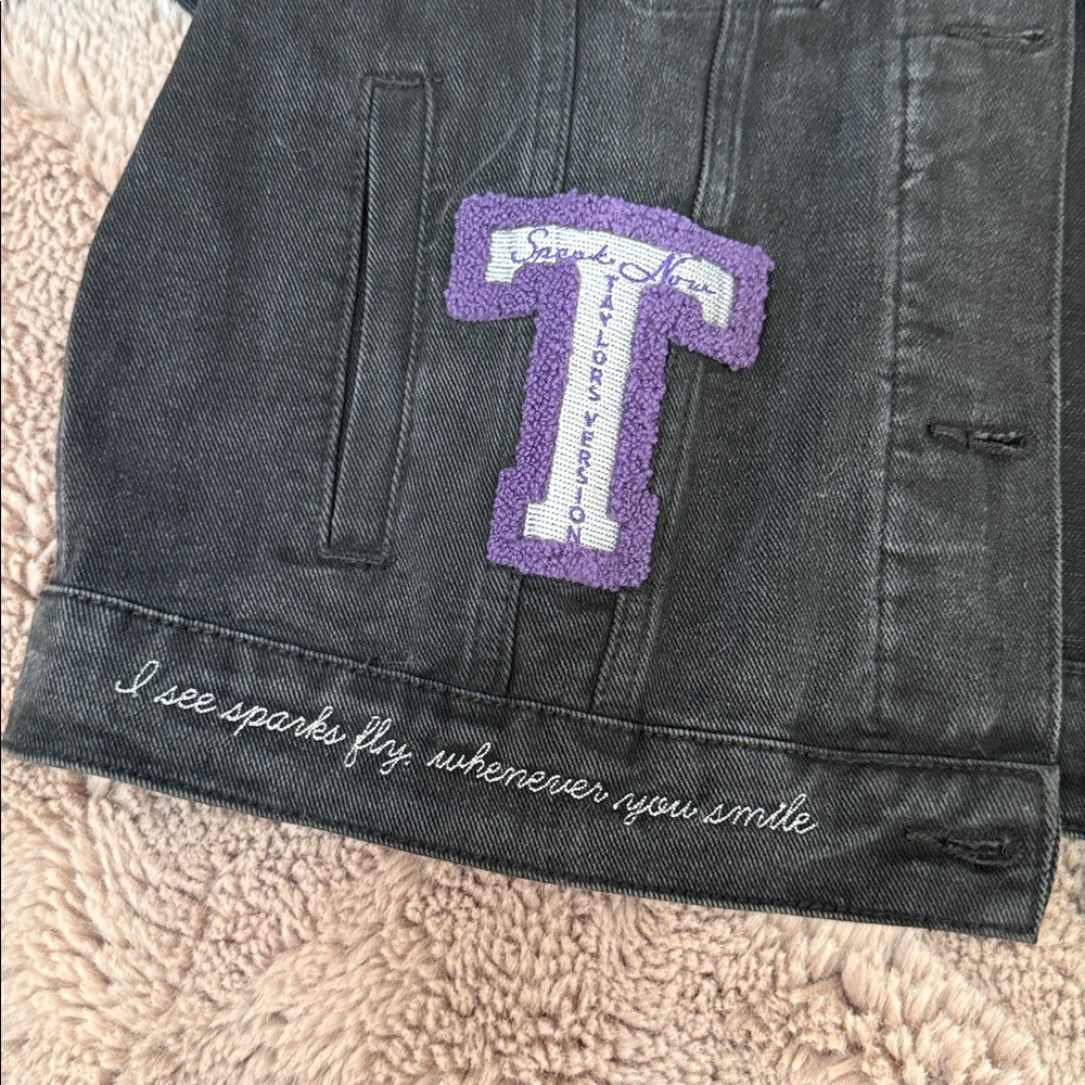 New Black Denim Jacket with Heart Embroidery Taylor swift - Picture 2 of 9